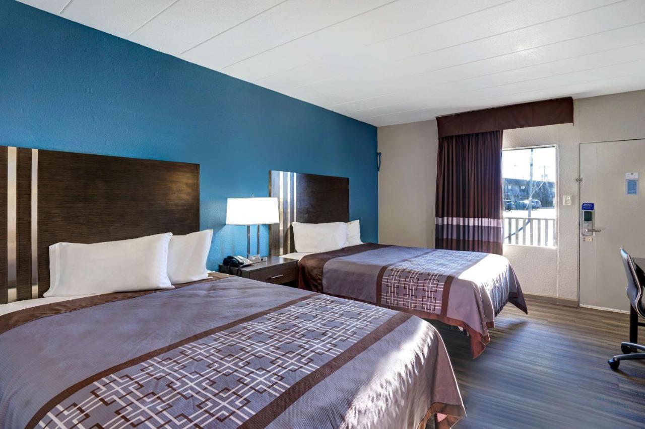 Motel 6 Burlington Bagian luar foto