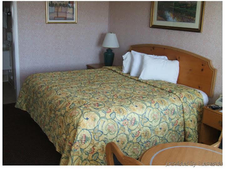 Motel 6 Burlington Bagian luar foto