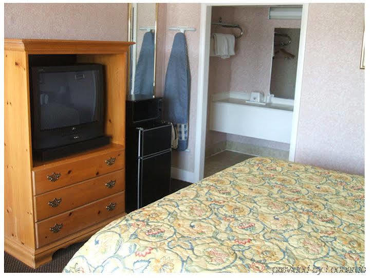 Motel 6 Burlington Bagian luar foto