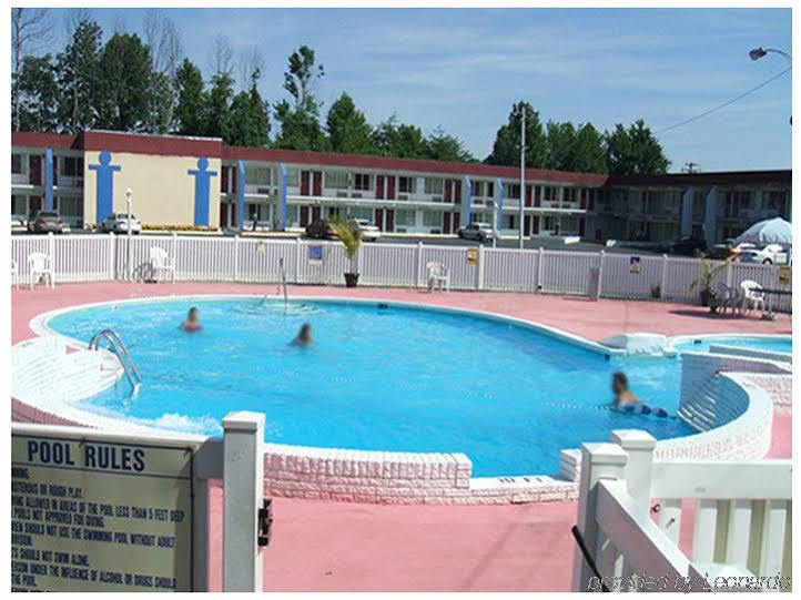 Motel 6 Burlington Bagian luar foto