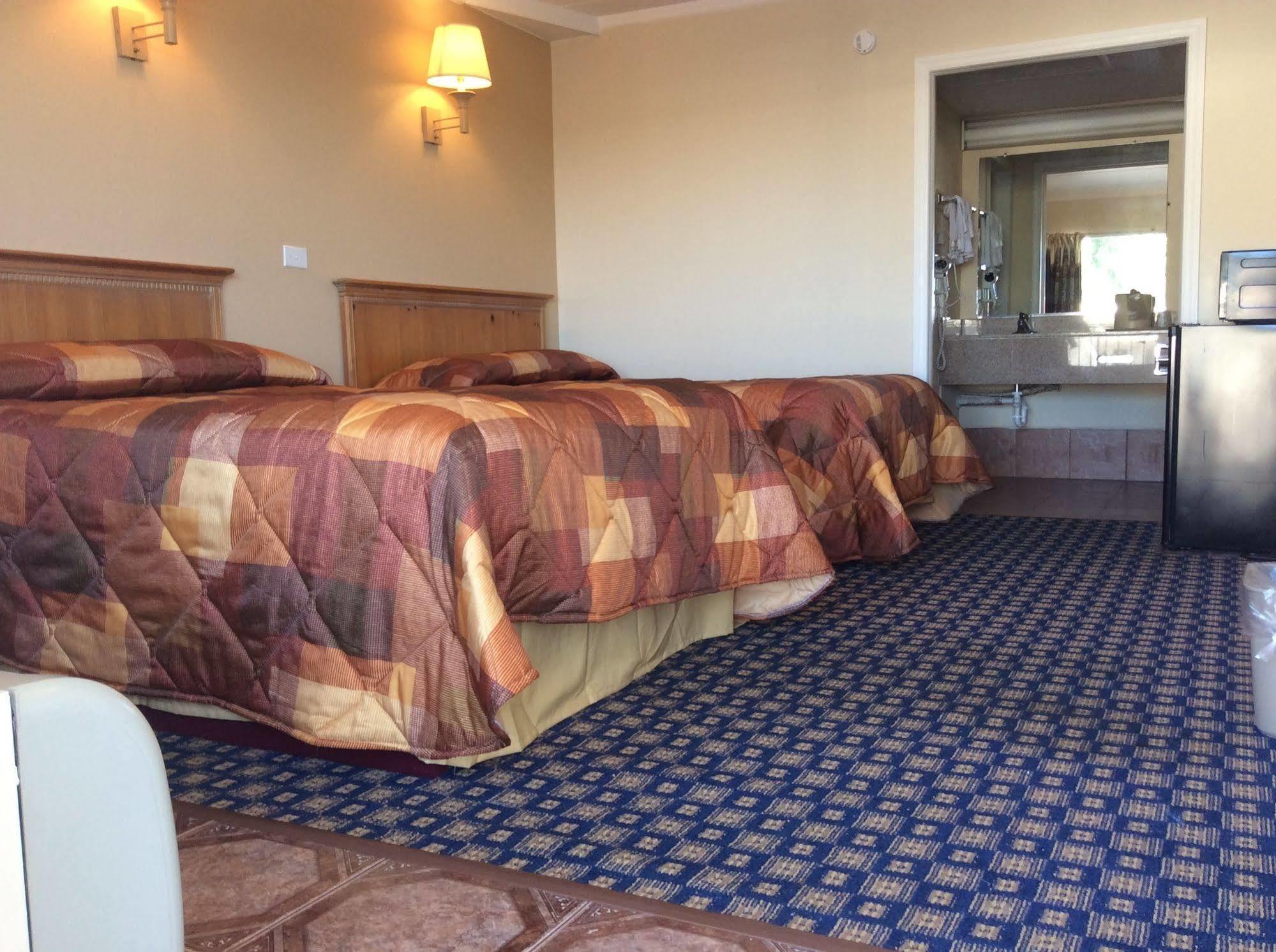 Motel 6 Burlington Bagian luar foto