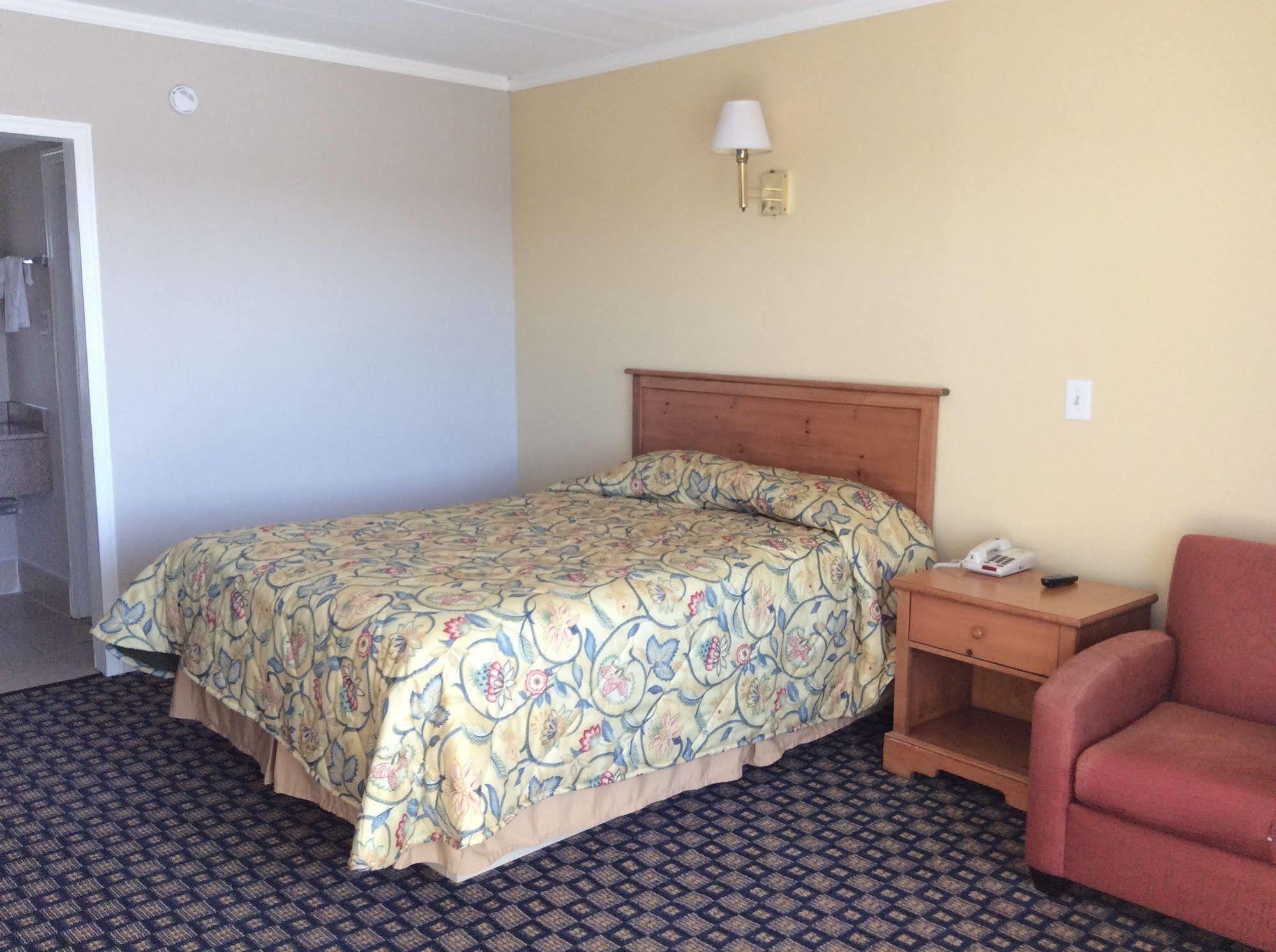 Motel 6 Burlington Bagian luar foto
