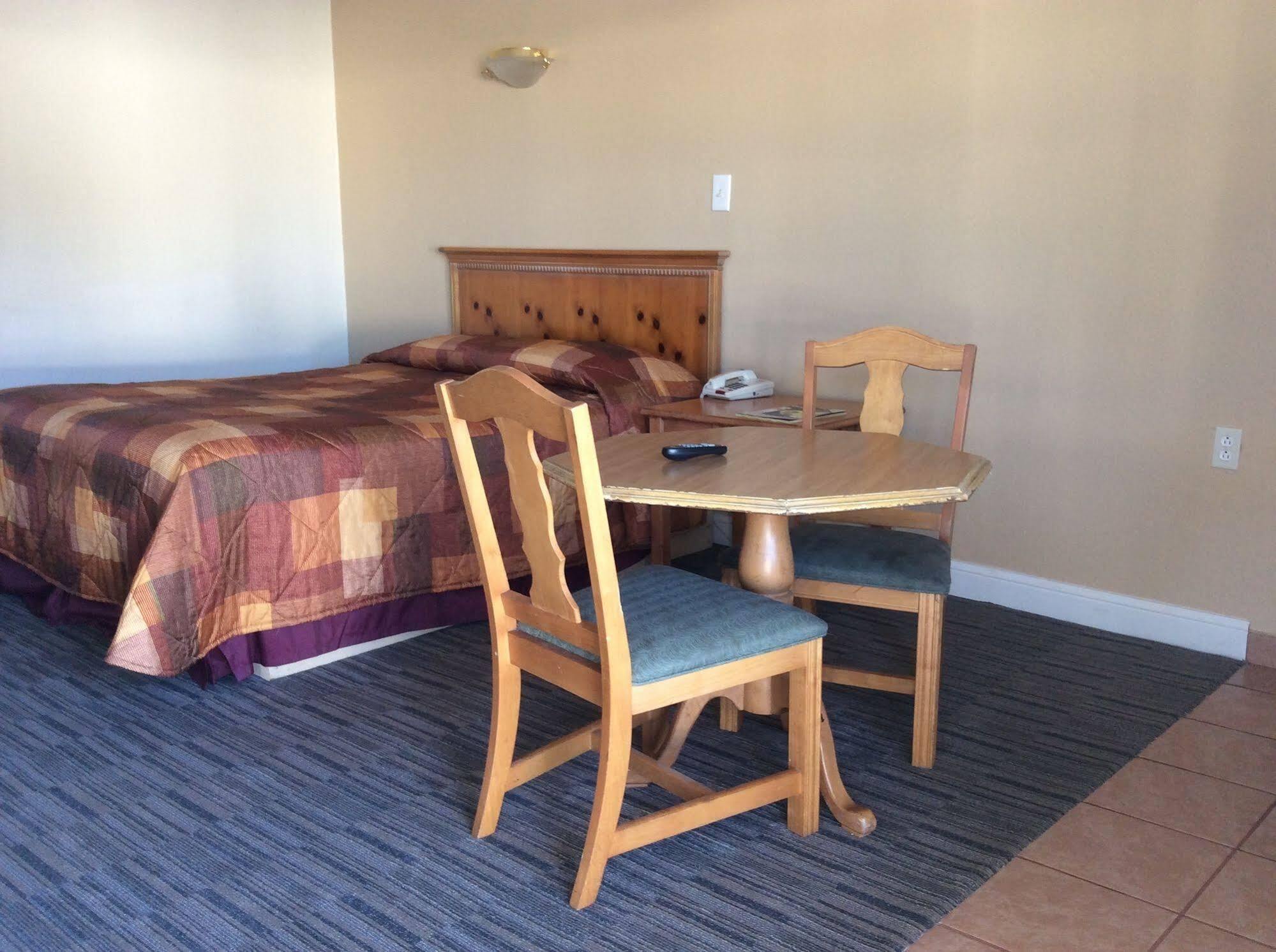 Motel 6 Burlington Bagian luar foto